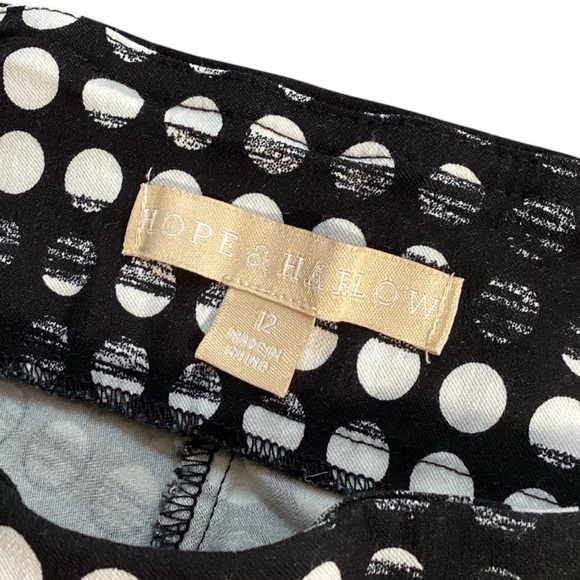 Hope & Harlow Stretchy Dress Bermuda Shorts, Size 12 Abstract Dots Pull On - Picture 2 of 7